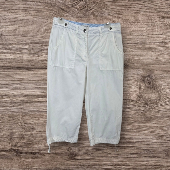 ⭐️Van Heusen White Capris Size 6 - Picture 1 of 6